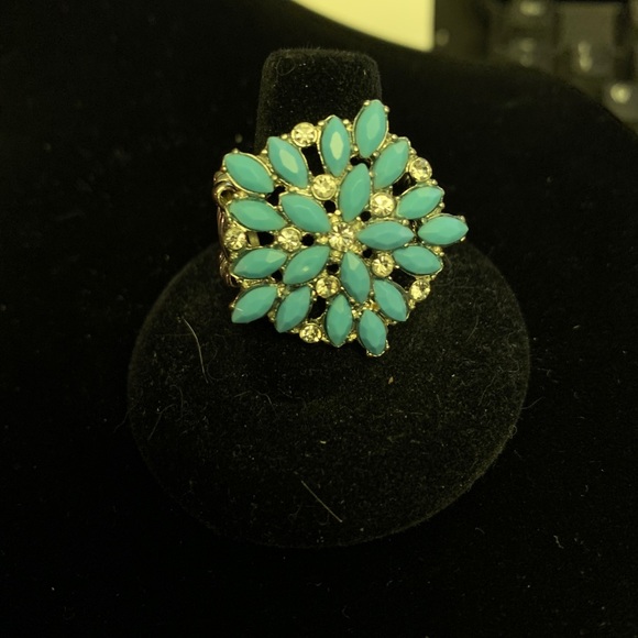 Costume Turquoise and Zirconia statement ring - Picture 3 of 6